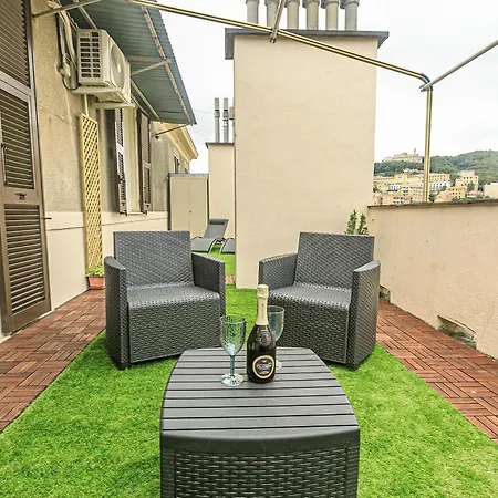Plein Ciel - Attico Vicino Al Centro - Parcheggio Privato Genua